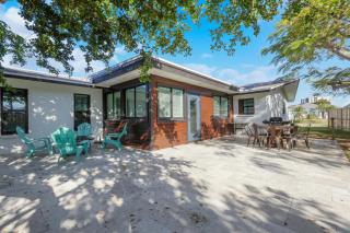 1 Block To Beach - Fully Upgraded Spacious & Quiet - 1