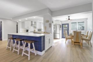 1 Block To Beach - Fully Upgraded Spacious & Quiet - 6