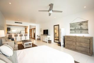 Beachfront Studio in Simpson Bay - 1