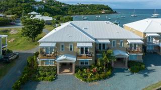 Nautilus-Beach Front Family Friendly Prime Locale - 9