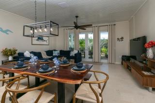 Nautilus-Beach Front Family Friendly Prime Locale - 4