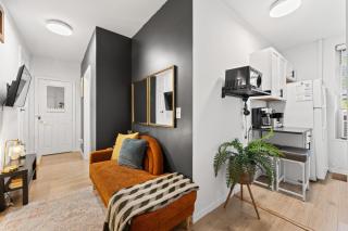 Convenient 2BR - Walking distance to Times Square - 3