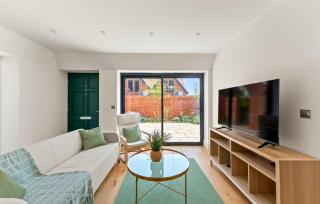 3bd Stylish Modern l FREE Parking - 6