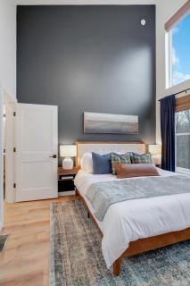 The Shiloh House - a cabin getaway - 8