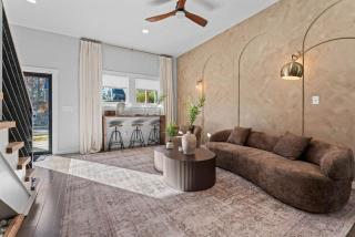 Casa Linda - Mini Mansion with Hot Tub, Movie Theater, Bar, and Yoga - Atlanta - 6