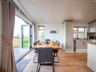 Modern lodge on golf course with spa facilities - 1