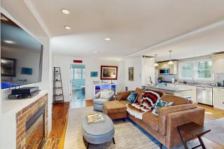 Wraparound Hideaway - 0