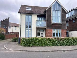 6BR Home Group and Contractors Stay Sleep 9 - 8