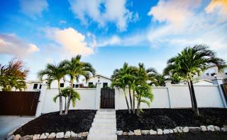 Stunning 4 bedroom villa - 1