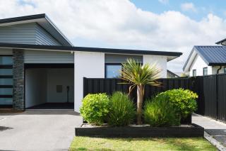 Sunshine & Sea Breeze Papamoa Two-Bedroom Retreat - 2