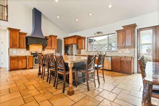 Private Family Home with Hot Tub - 3