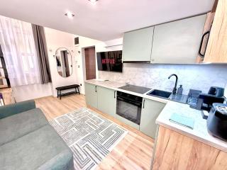 Central Boutique Studio - 7