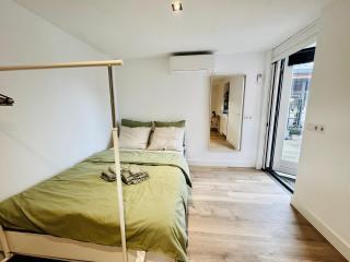 Stylish private-entrance studio with bath and shower near Nijmegen Centre - 6