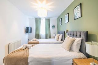 Gated Parking l Central 2bd flat - 9