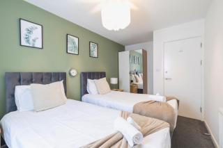 Gated Parking l Central 2bd flat - 5