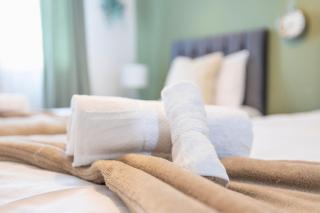 Gated Parking l Central 2bd flat - 1