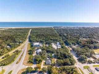 Family-Friendly 4BR Near Beach & Downtown - 3