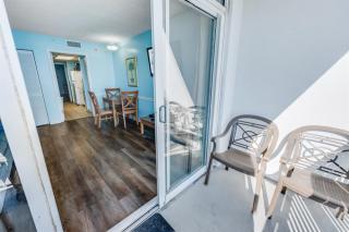 High Floor, Direct Oceanfront ViewsCamelot Resort - 6