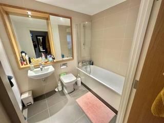 Stylish London 2 bed 2 bath appartment - 7