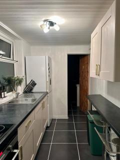 Wisteria mews Cosy city home - 8