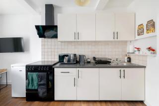 Charming 1-Bedroom Apartment near Brick Lane, Shoreditch Sleeps 3 - 8