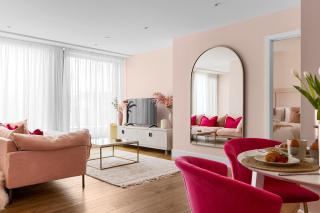 The Pink Palace at Ryedale House - 9