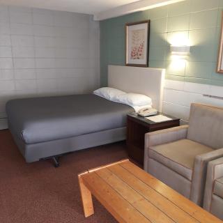 Alpine Lodge Motel & Restaurant - 8