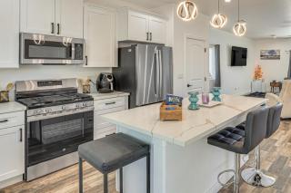 2 Mi to Colorado River! Home with Dog-Friendly Yard - 9