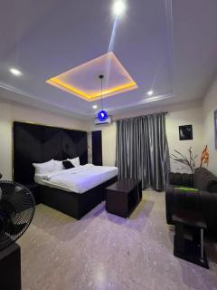 LEON'S HOTELS and SUITES OWERRI - 1