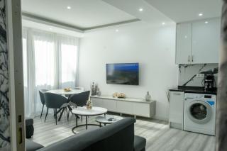 Edifício Yes, Luxury 2 Bed Apartments, Praia, Cape Verde with Balcony and AC - 3