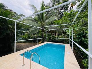Casa Amarilla in Playa Chiquita - with shared swimming pool - - Punta Uva - 5
