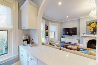 Stylish 2BR in South End w In-unit Laundry - 6