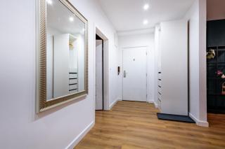 ADM Elegant Gem - FREE Garage Parking, Pool table - 6