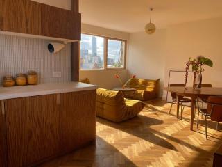 Beautiful 2 Bedroom Roof Top Apartment - 2