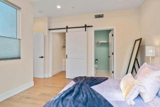 Spacious Mountain View 4 Bedroom Modern Home - 7