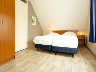 Charming forest house surrounded by a garden - 3