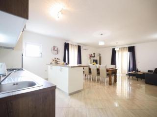 Villa Maja - Three bedroom villa with pool - Prkos - 9