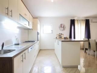 Villa Maja - Three bedroom villa with pool - Prkos - 3