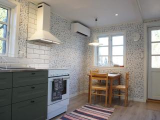 4 person holiday home in Tanumshede - 5