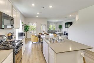 6 Mi to McKinney Falls Spacious Home with Game Room - 2