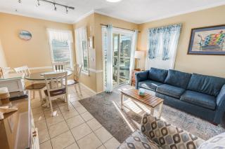 North Myrtle Newly Remodeled Oceanfront View Suite - 0