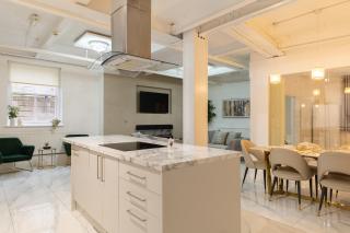 Skyway Luxury Stay with Jacuzzi - 1