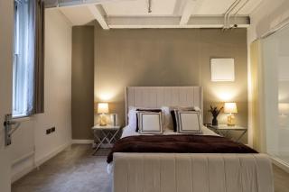 Skyway Luxury Stay with Jacuzzi - 8