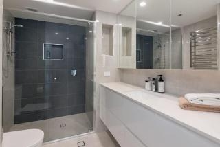 Allunga Stunning Beach Side Apartment - 5