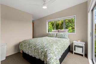 Treetop Break - Waipu Cove Holiday Home - 1