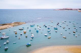 Sea View three bed room High Floor fully AC free WI-FI and parking for familes and same gender group only - 8