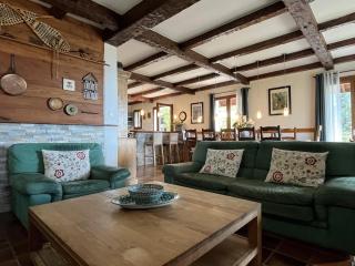 Holiday Home with sauna, Saint-Sauveur - 2