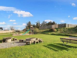 Cabin in camping resort with patio - 9