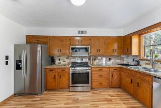 Pickleball & mini-golf, Pool/Spa, Epic Gameroom! - 3