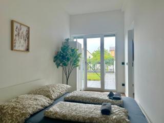 Modern Design Apartment with Terrace & Free Parking - 1